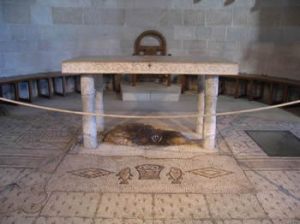 altar-c-biblewalks-350 Loaves and Fish